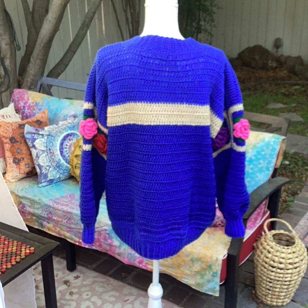 NEW | ✋HANDCRAFTED ❤️ Crocheted 🧶 Granny Squares & Roses 🌹 Sweater - Picture 4 of 9
